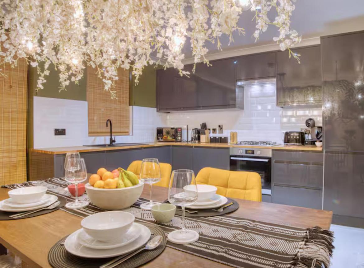The Zen Den With Hot Tub And Garden Villa ลอนดอน ภายนอก รูปภาพ